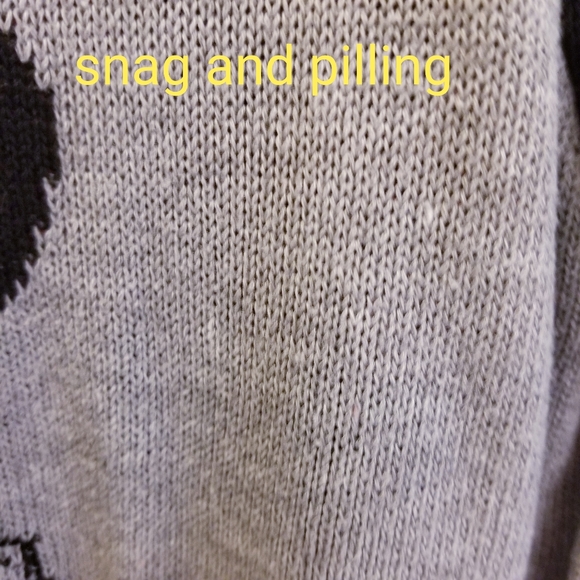 Disney,Minnie Mouse Sweater - Picture 5 of 7